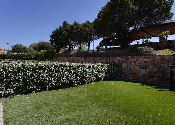 Porto Coda Cavallo Beach House a 300 mt dal mare, con terrazza panoramica
